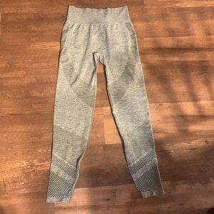 PINK leggings! light grey. size medium